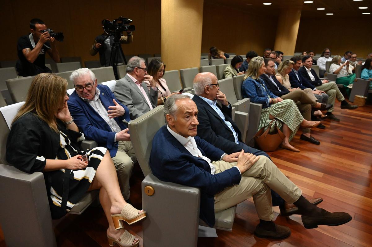 PONTEVEDRA.Presentación de la nueva directiva de AJE con Carlos Fontán como presidente