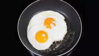 Secretos del huevo campero: por qué los hay de doble yema y no se venden en las tiendas