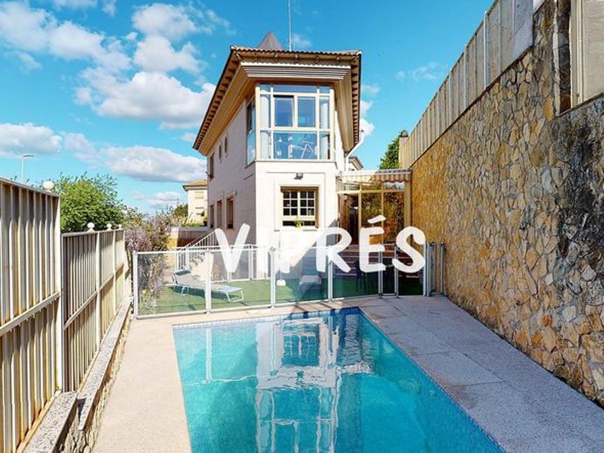 Casas con piscinas en venta en Cáceres
