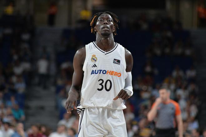 Eli John Ndiaye (22 años) firma dos temporadas con el Real Madrid