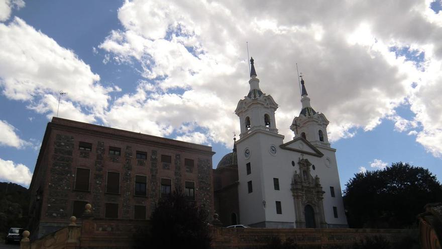 El Cabildo de la Catedral de Murcia invita al cabo de Andas de la Fuensanta a que "evite más escándalos públicos" y "pida perdón por las acusaciones falsas"