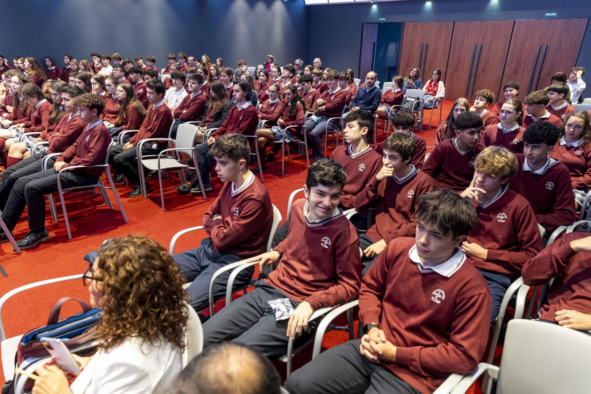 EN IMÁGENES | Juan Díaz y Sergio Serrano de ASINCAR, terceros ponentes en la II Semana de la Innovación de LA NUEVA ESPAÑA: “Acercamos la ciencia a la sociedad”