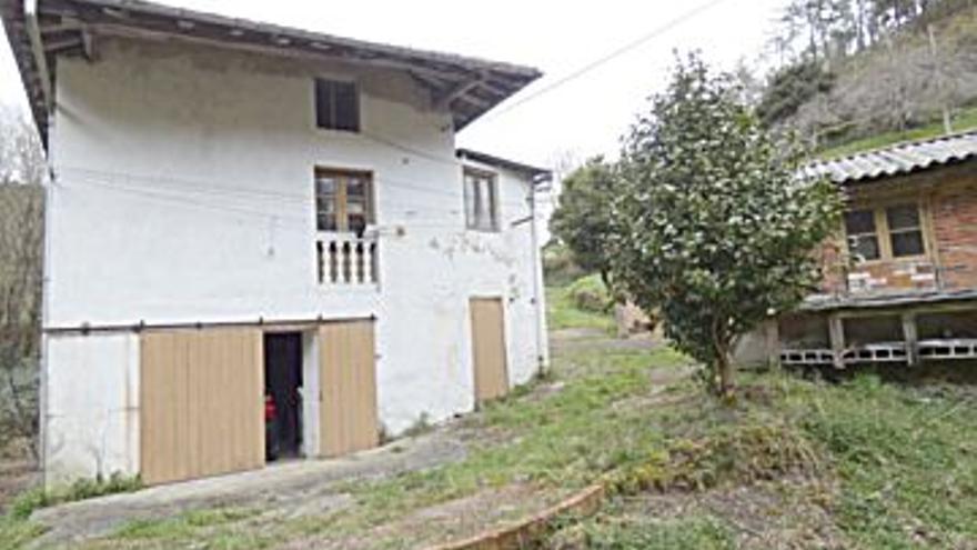 49.000 € Venta de casa en Luarca (Valdés) 60 m2, 2 habitaciones, 1 baño, 817 €/m2...