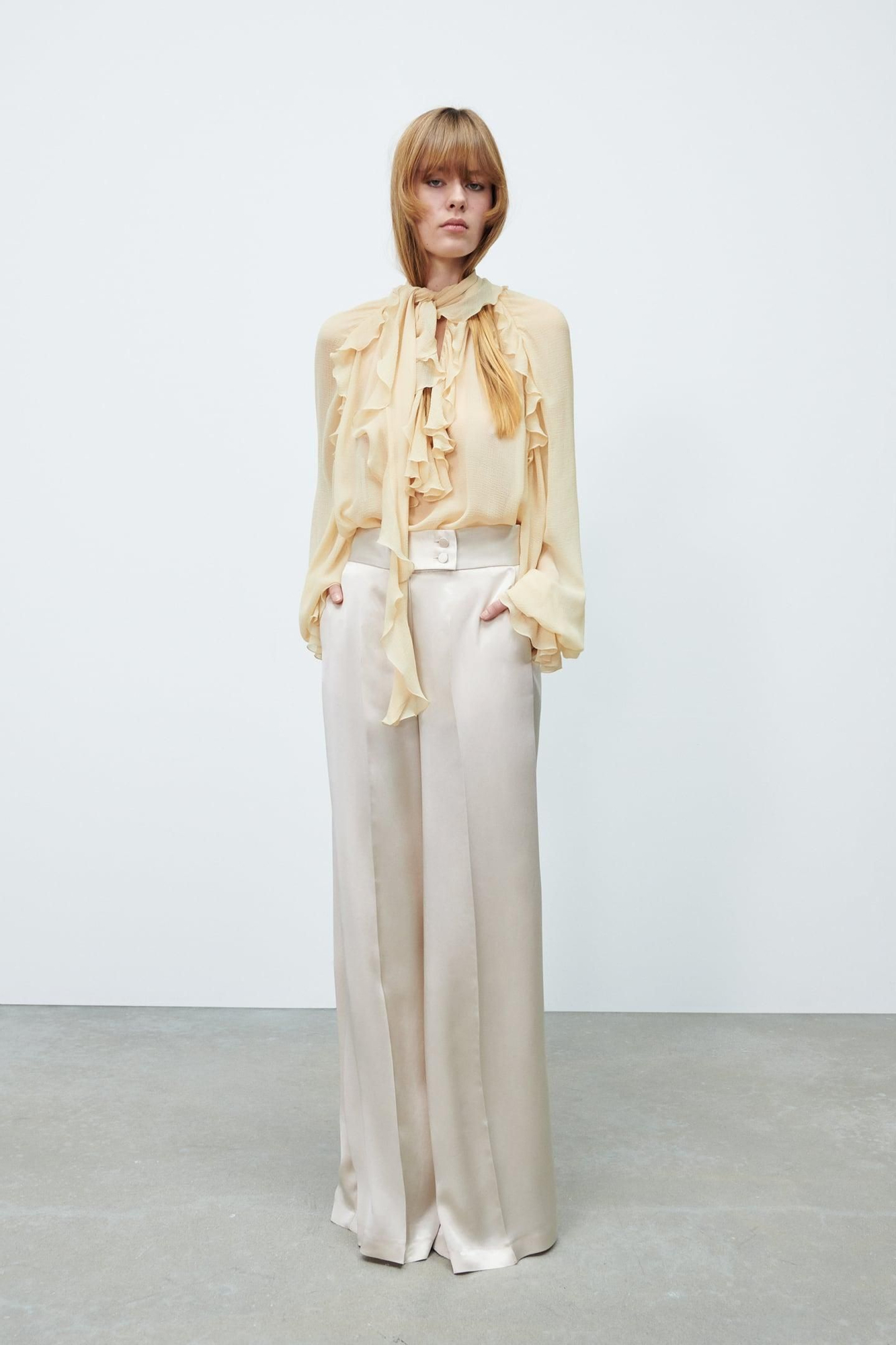 Pantalón ancho satinado Zara