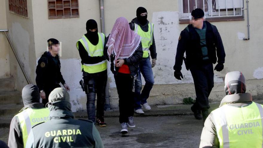 El jove detingut a Sant Feliu va mostrar un cartell progihadisme