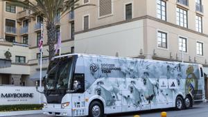 El Real Madrid desvela su segunda equipación en pleno viaje a Los Ángeles