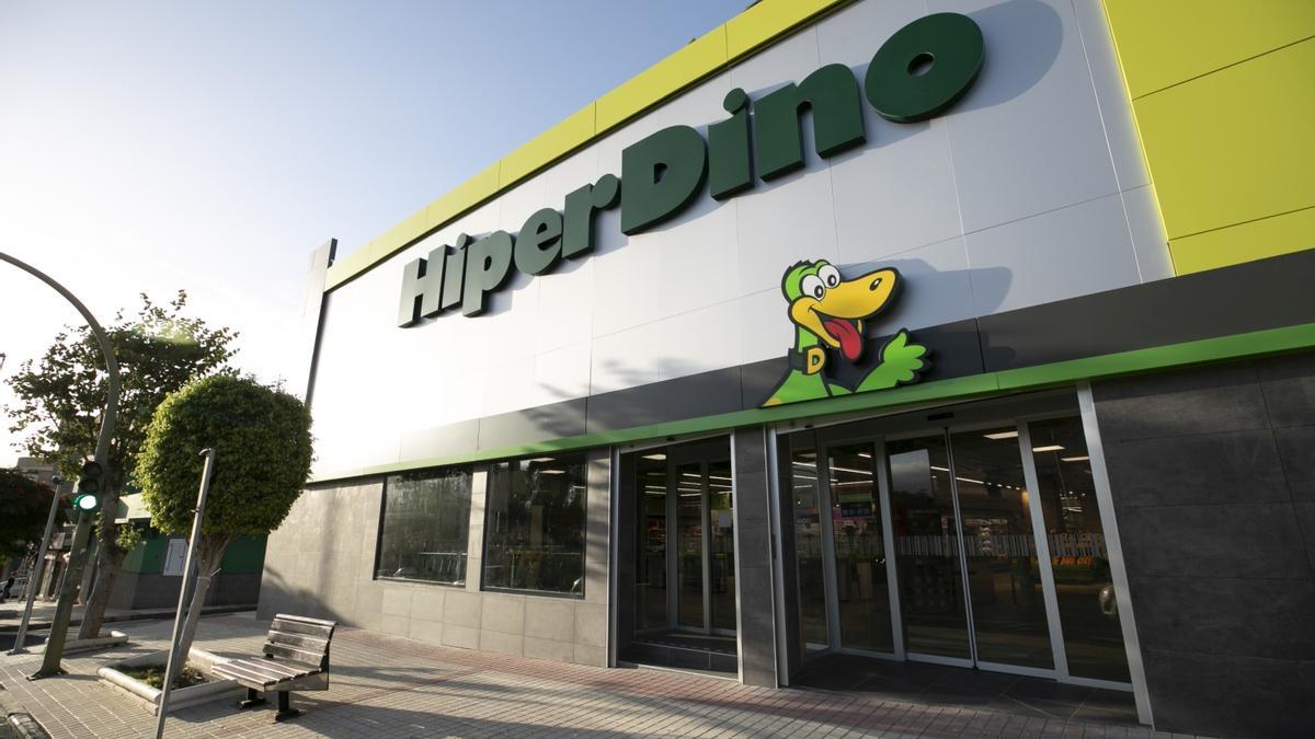 Fachada de un establecimiento HiperDino