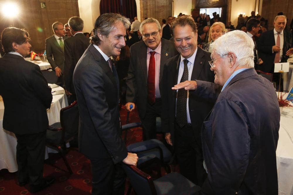 Íñigo de la Serna, Ministro de Fomento, analiza el "Presente y futuro de las infraestructuras en Asturias"