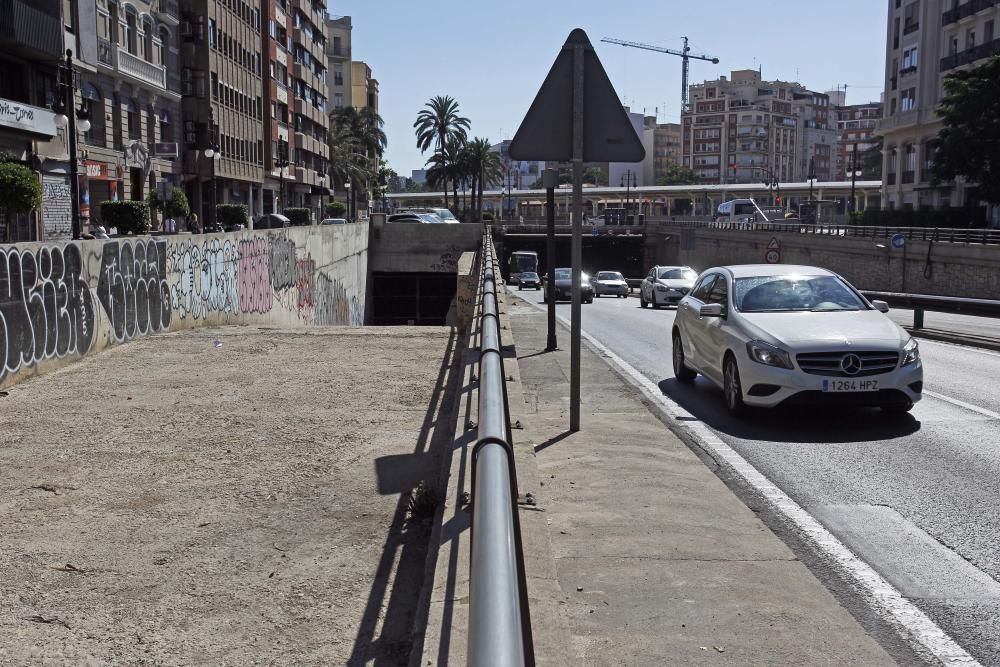 Obras paralizadas de la línea T-2 del metro en València