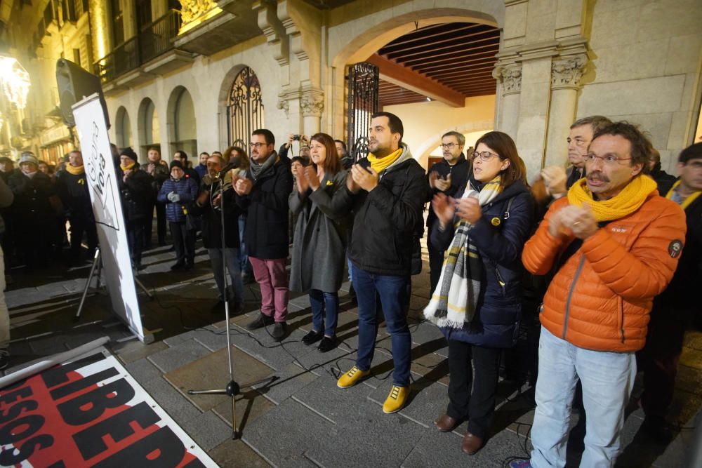 Manifestació a Girona en contra de la decisió de la JEC d'inhabilitar Torra