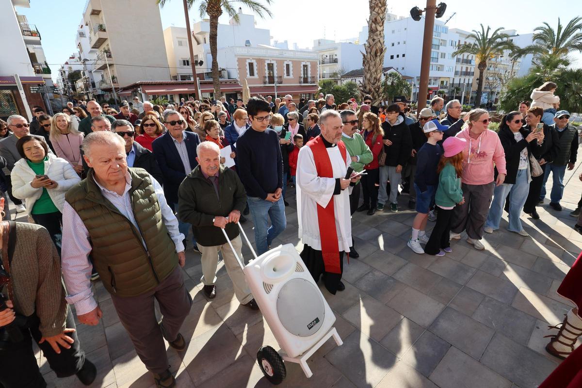 Galería: imágenes del vía crucis de Santa Eulària