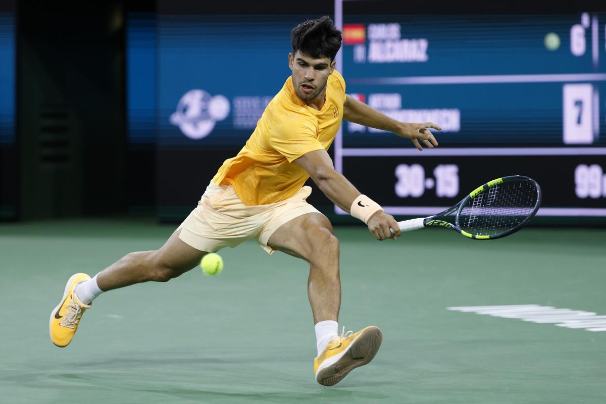 Alcaraz pasa de ronda en Indian Wells