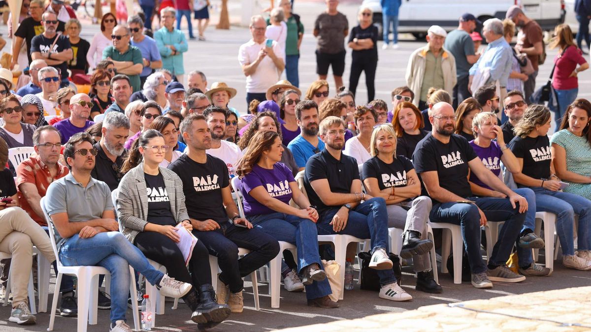 Varios dirigentes de Més durante el Aplec del Puig de 2023.