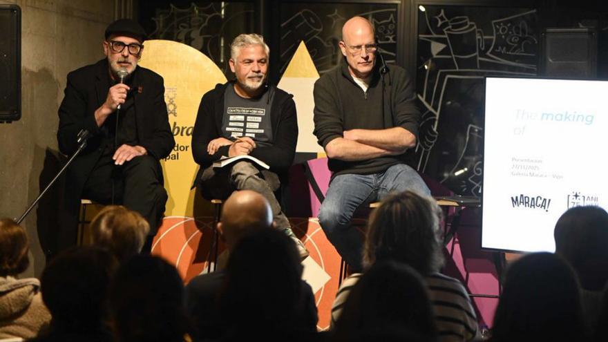 Páxina coa fachada dunha tenda aínda aberta en Vigo. |  P.H.G./M.M.