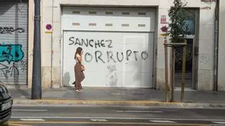 Aparecen pintadas en el domicilio de Ábalos en València