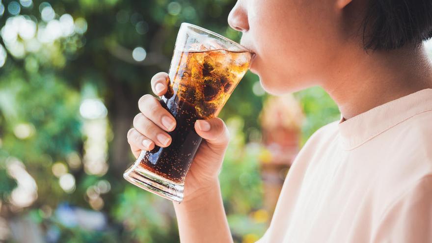 Un estudio vincula las bebidas azucaradas con el riesgo de sufrir cáncer