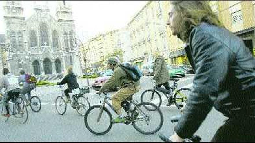 Masa Crítica organiza un nuevo paseo en bicicleta por la ciudad