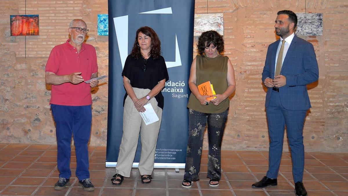 Momento de la inauguración de la muestra.