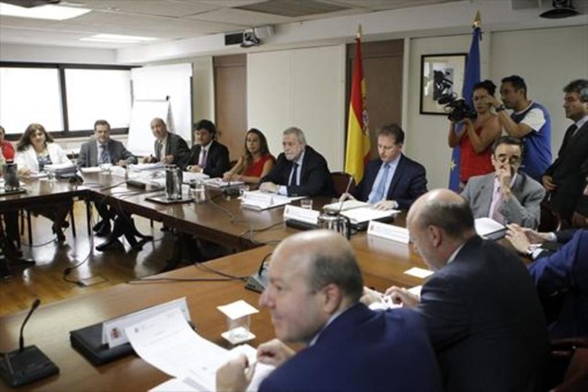 Reunió de la Taula General de l’Administració General de l’Estat (AGE) celebrada ahir a Madrid. Reunió de la Taula General de l’Administració General de l’Estat (AGE) celebrada ahir a Madrid.