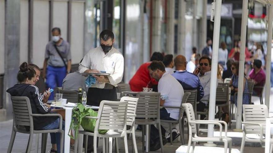 Camareros en primera línea del covid