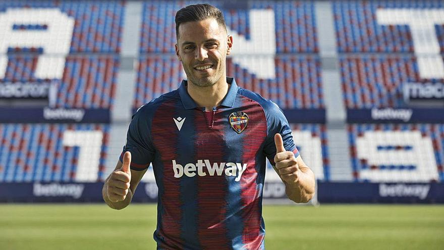 Bruno González, en su presentación como futbolista del Levante UD.