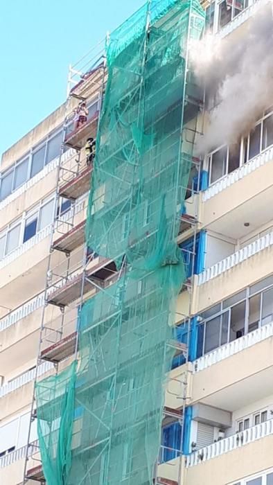 Incendio en la Avenida del Aeropuertos de Vigo