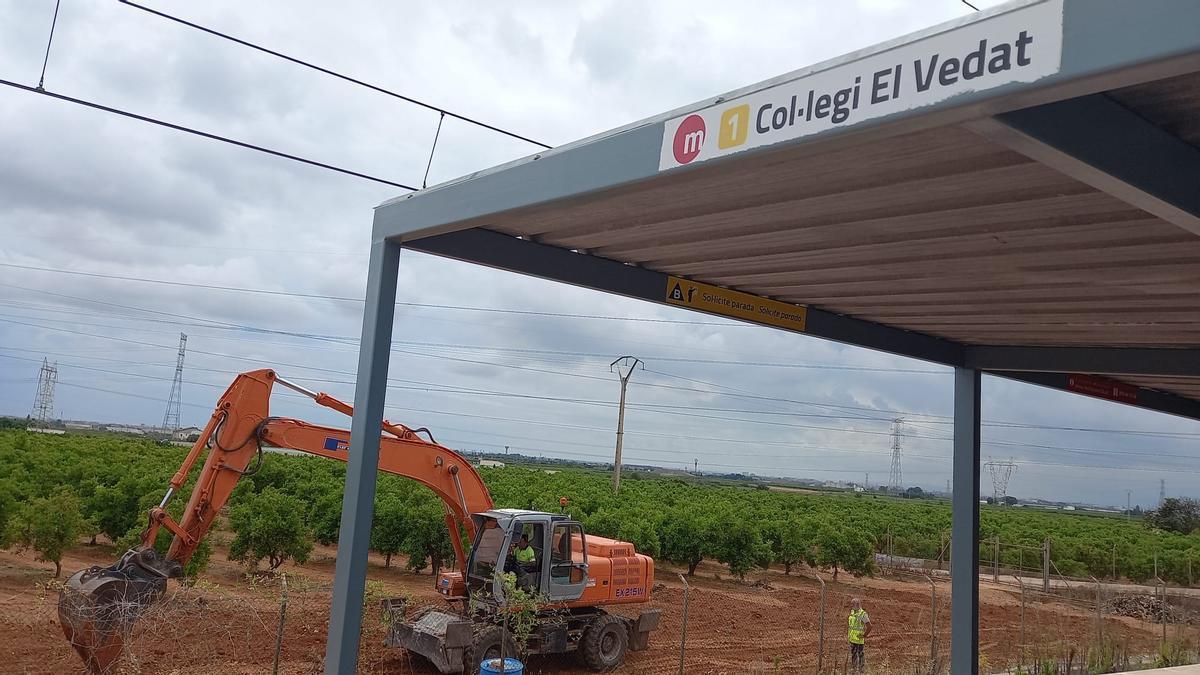 Obras en la parada col·legi El Vedat.