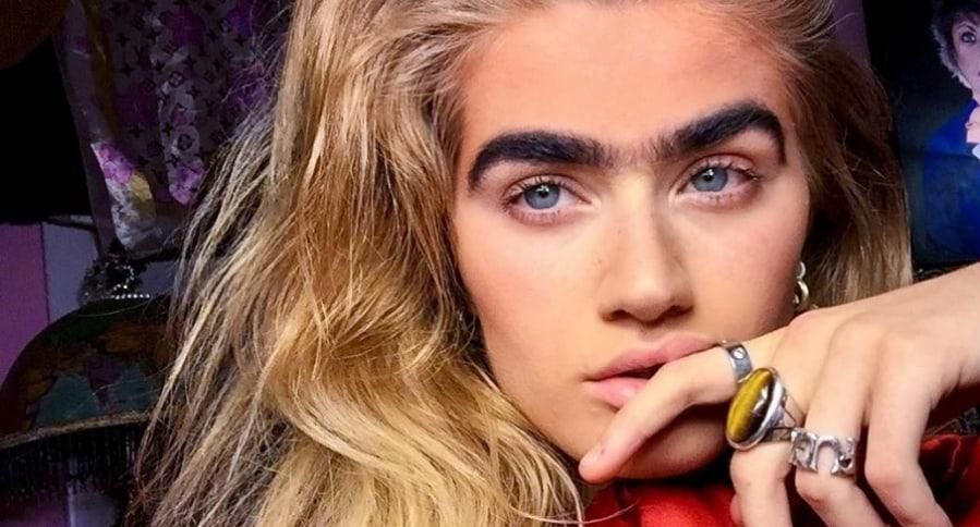 La modelo Sophia Hadjipanteli, impulsora del movimiento #unibrow, quiere cambiar los cánones de la belleza occidental.