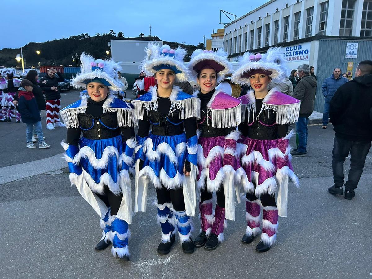 El Carnaval llena Ribadesella hasta los topes: las imágenes El Carnaval llena Ribadesella hasta los topes: las imágenes