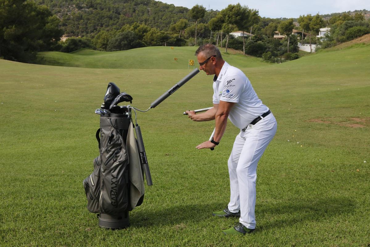 Auf den Golfplätzen der Insel zieht Daniel Lauer mit seinen Trainingshilfen schon einmal die Aufmerksamkeit anderer Golfer auf sich.