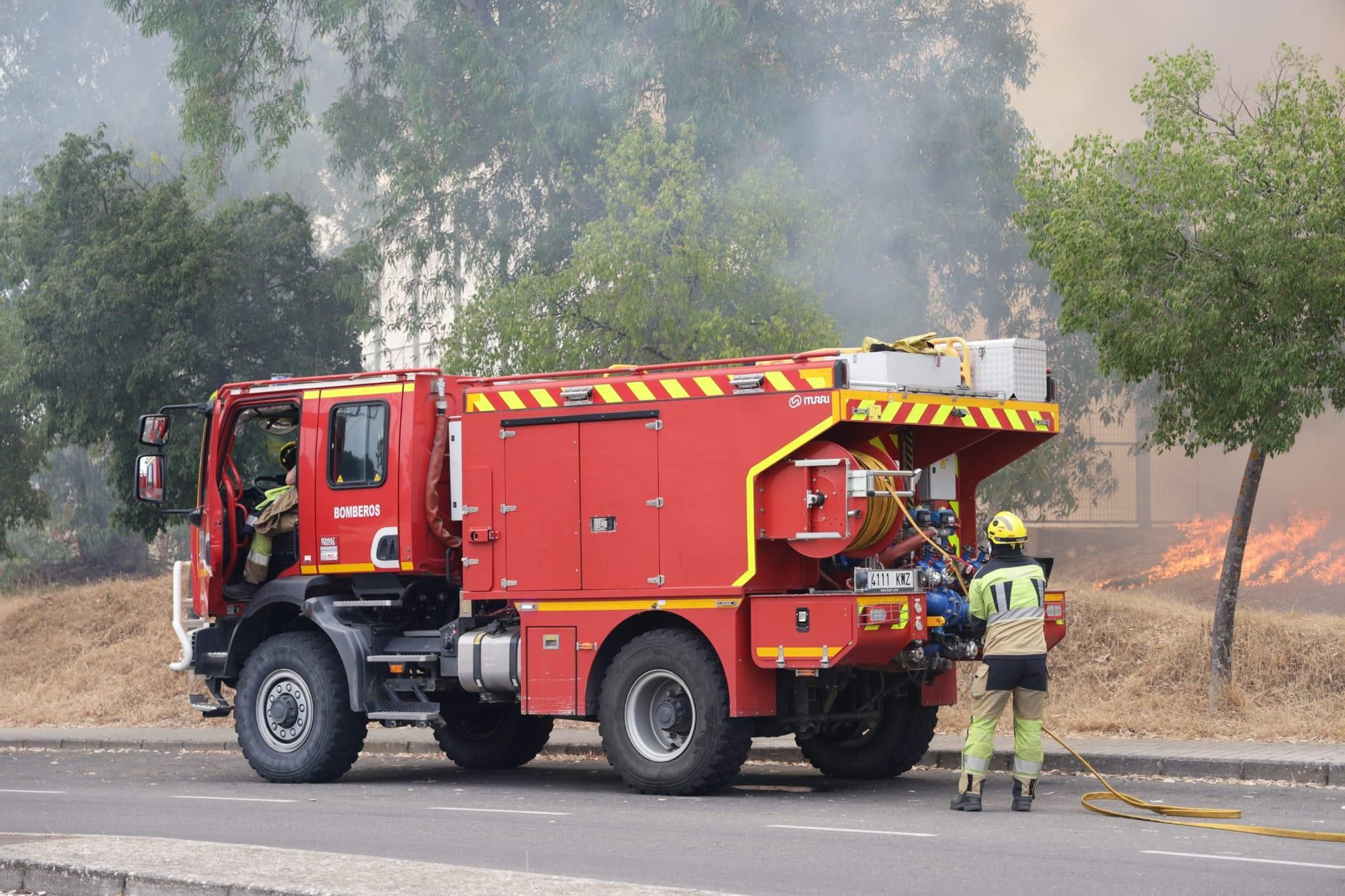 Incendio de pastos en unas pistas de fútbol de La Mejostilla