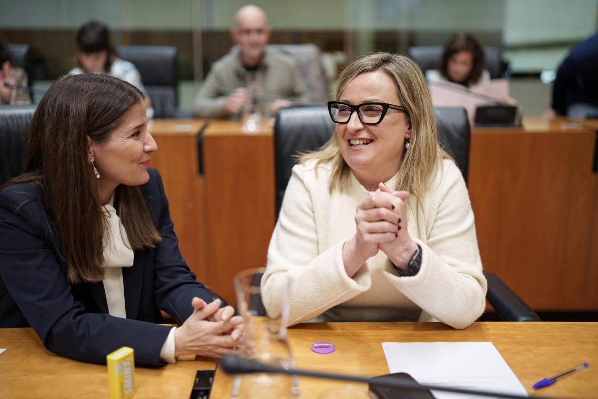 Galería | Tercera sesión del debate de investidura de María Guardiola
