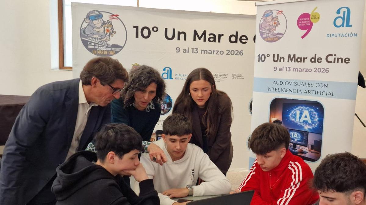 Imagen de los talleres de Un Mar de Cine celebrados en el Instituto Gil-Albert