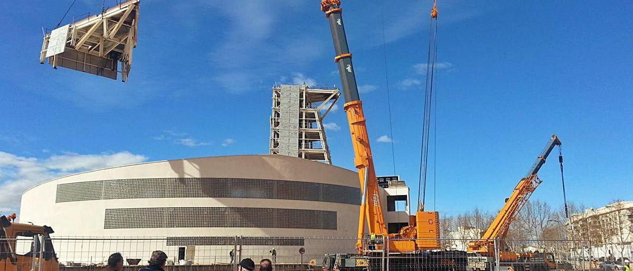 Edificio de La Paloma sin terminar y que podría ser demolido.