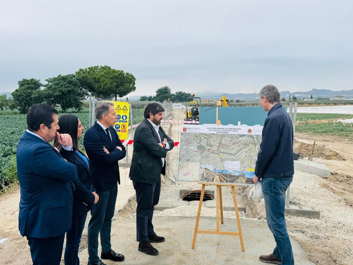 López Miras y Gil Jódar durante su visita a las obras.