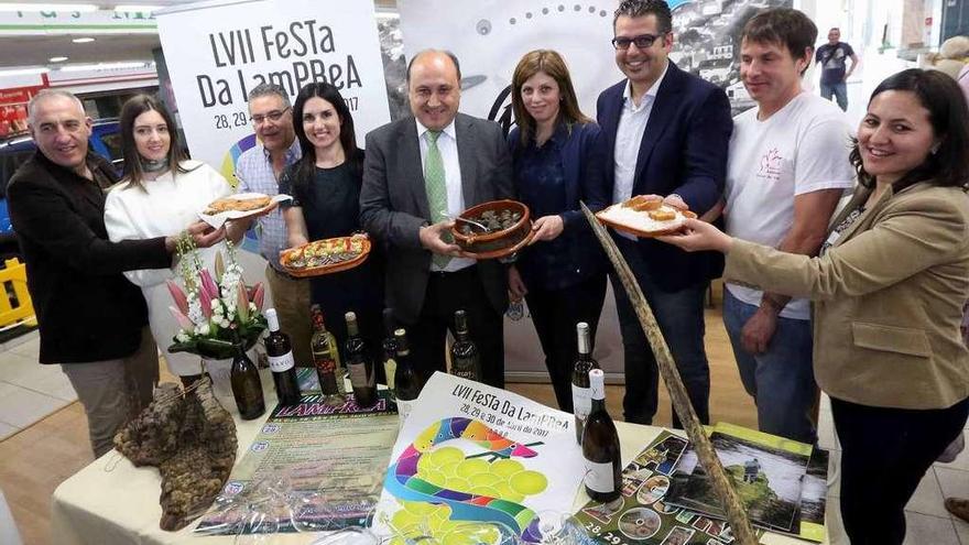 La presentación de la fiesta de la lamprea, ayer en Vigo. // A.Hernández