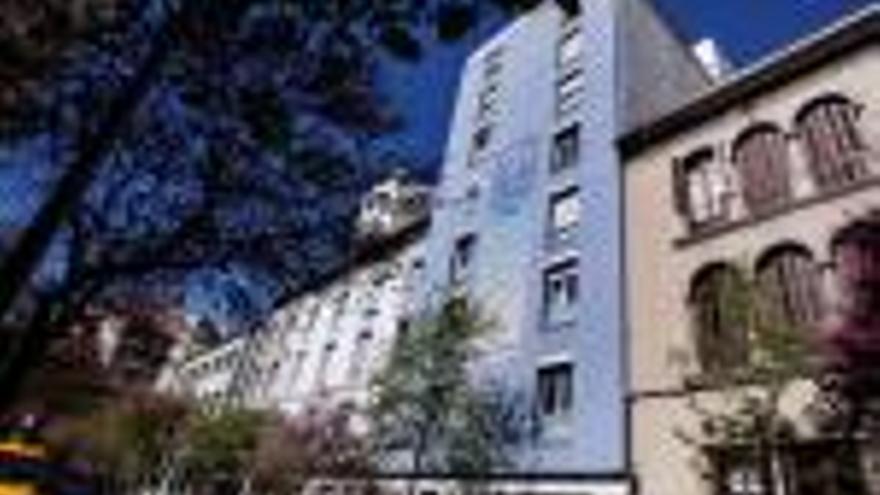 L&#039;actual edifici de la Clínica Girona, al cor de l&#039;Eixample.