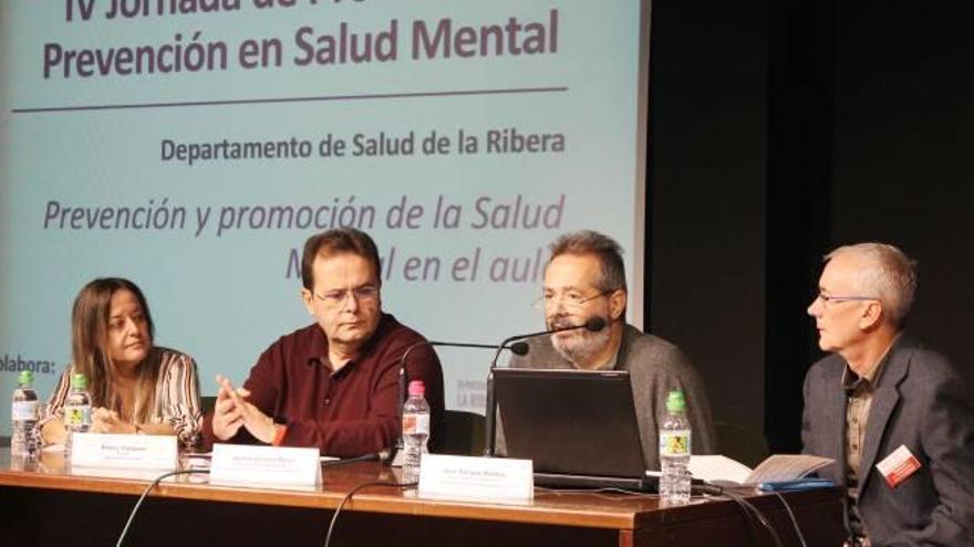 Mesa pesidencial del congreso de salud mental.