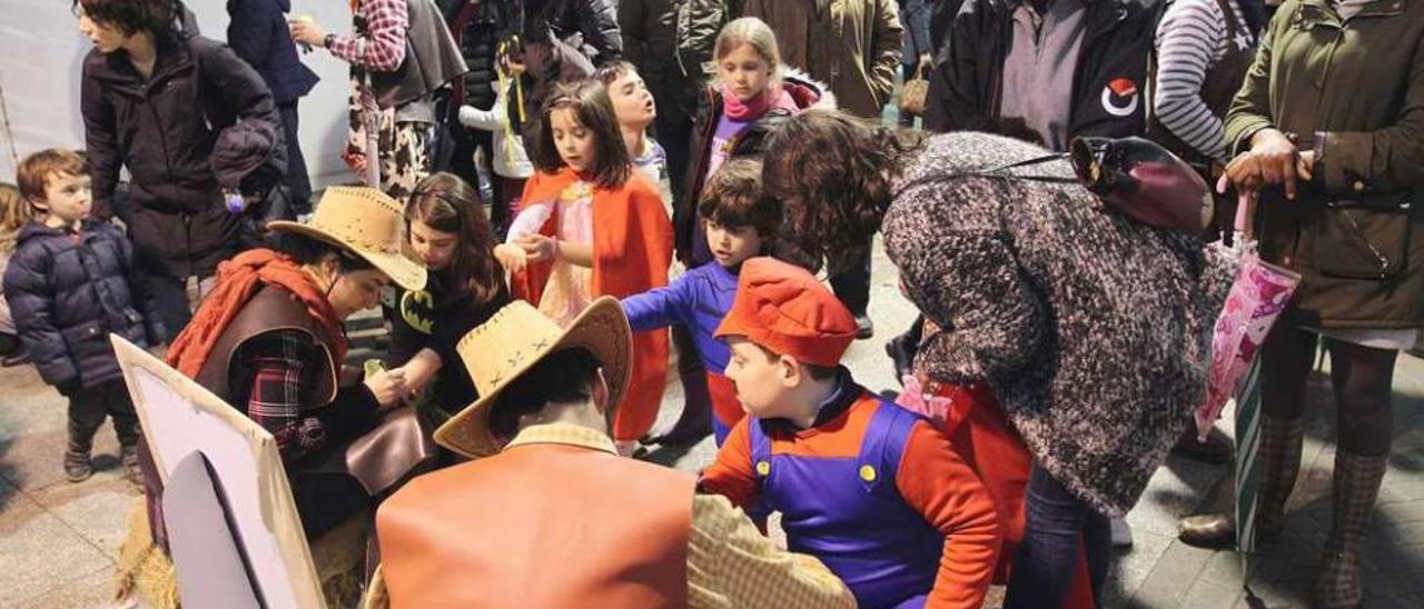 Fiesta infantil en la carpa de la Alameda. // Iñaki Osorio