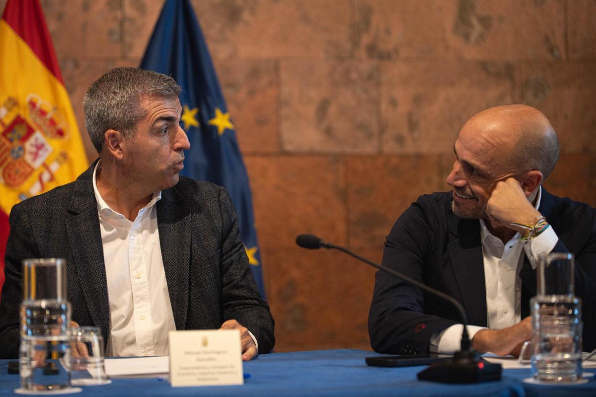 Reunión de Fernando Clavijo con la Fecai y Fecam para el Decreto Canarias
