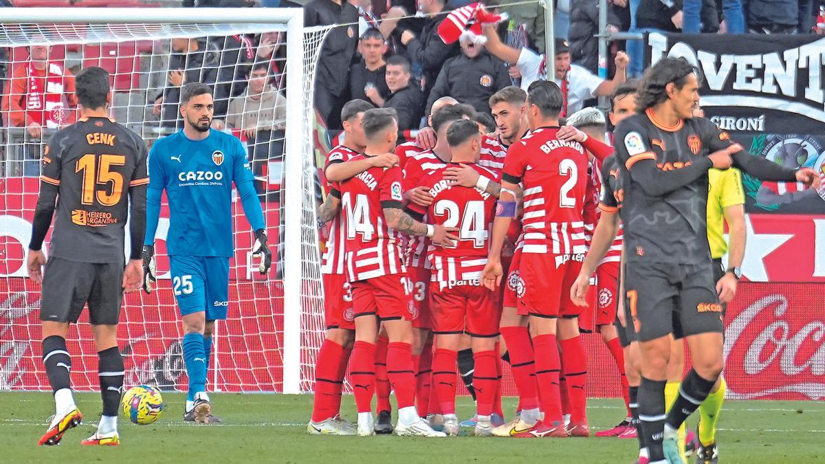 Tanto Cádiz, como Valladolid y Girona lograron la victoria con merecimiento contra un Valencia paralizado