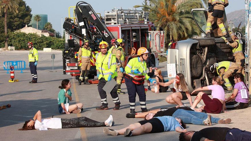 Los equipos de emergencias se ponen a prueba en Murcia con un accidente múltiple