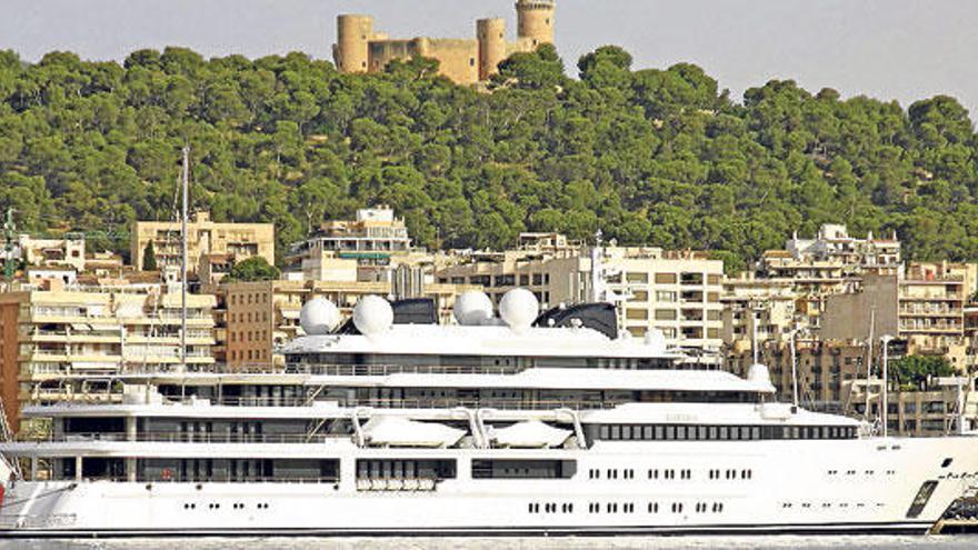 Yacht des Emir von Katar in Palma de Mallorca