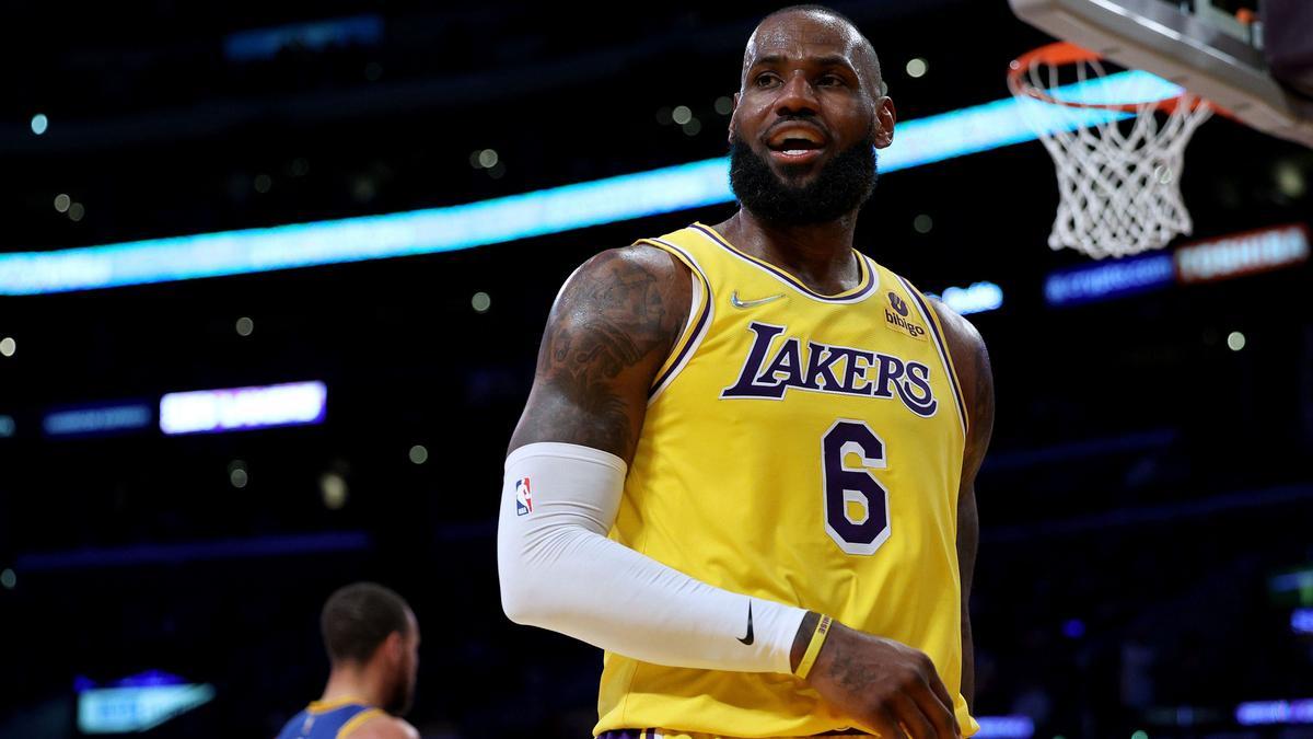 LeBron James debe decidir su futuro con los Lakers o buscar un nuevo destino