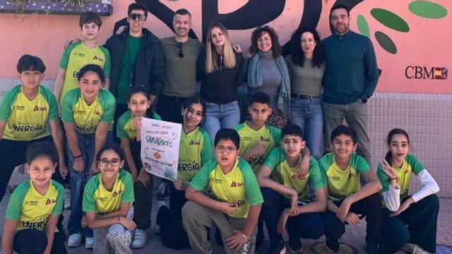 Alumnos y docentes participantes.