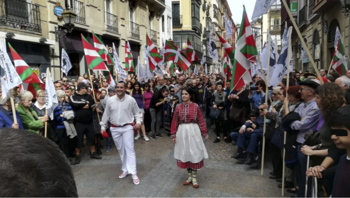 Els presos d’ETA lamenten els ‘ongi etorris’ i prometen rebudes més «discretes»