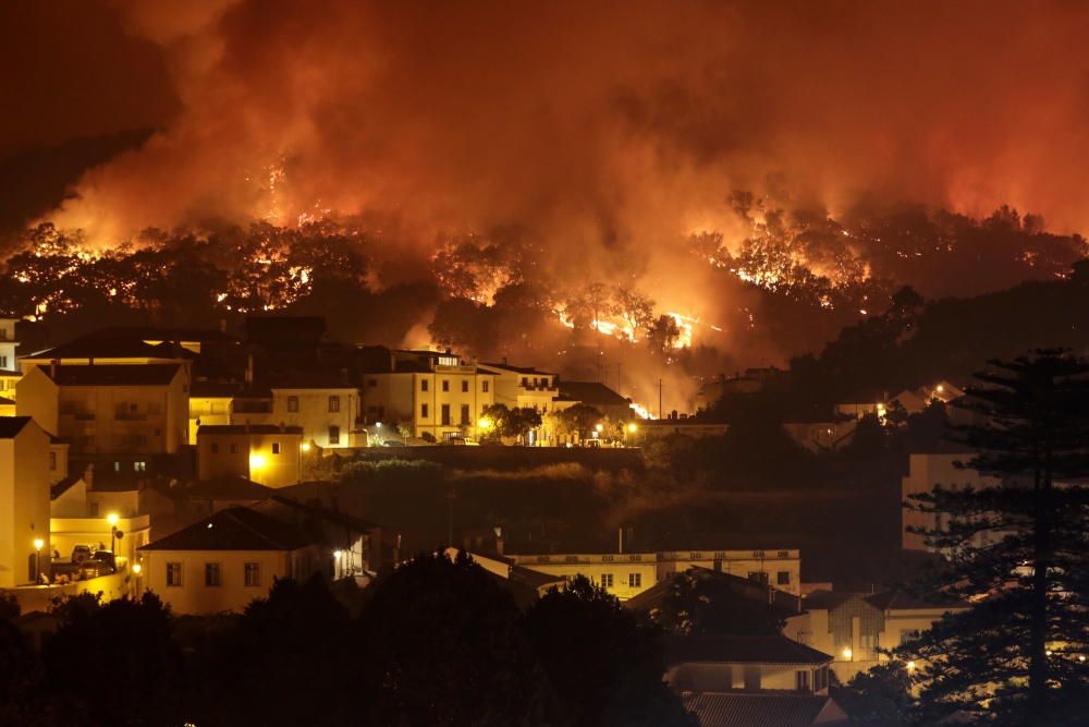 Los incendios en el Algarve portugués, en imágenes