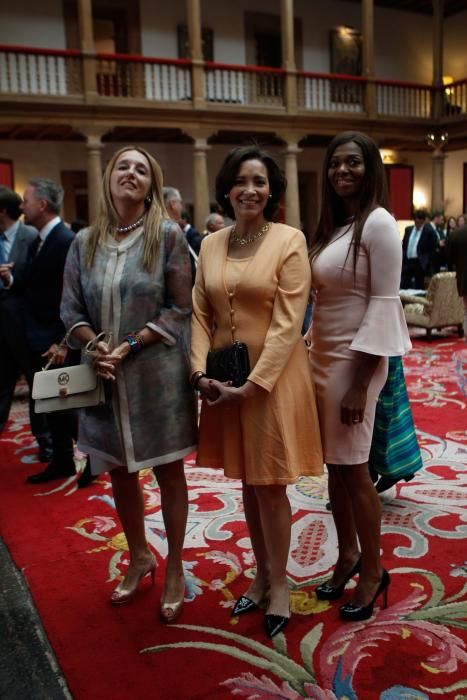 Ambiente en el hotel de la Reconquista la mañana del día de entrega del los premios Princesa de Asturias