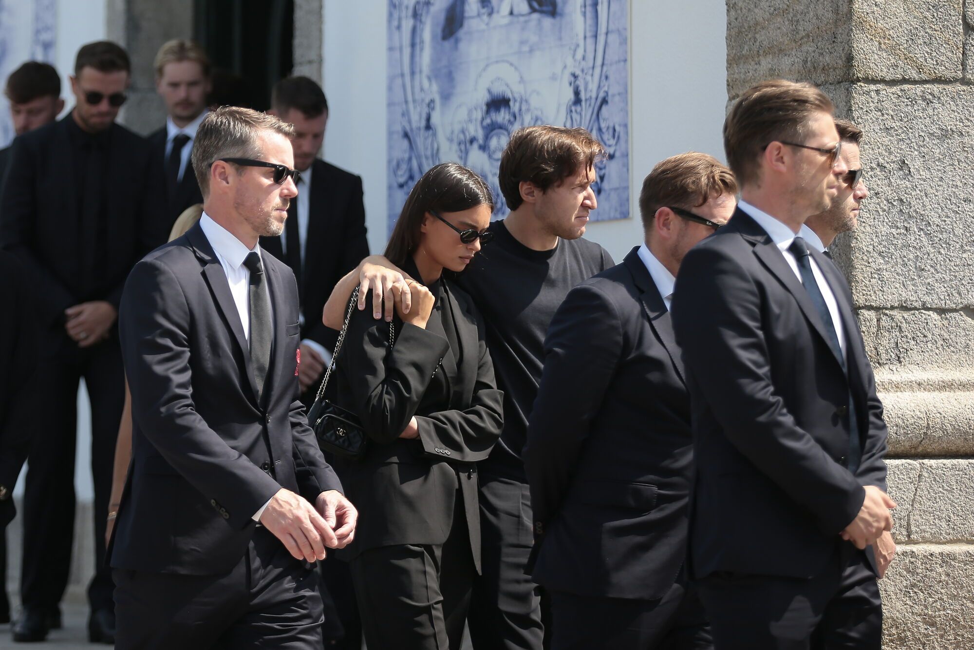 Gondomar (Portugal), 05/07/2025.- Liverpool FC palyers attend the funeral of late Portugal's player Diogo Jota and his brother Andre Silva, in Gondomar, Portugal, 05 July 2025. Jota and his brother died in a car accident in Spain on 03 July 2025. (España) EFE/EPA/MANUEL FERNANDO ARAUJO