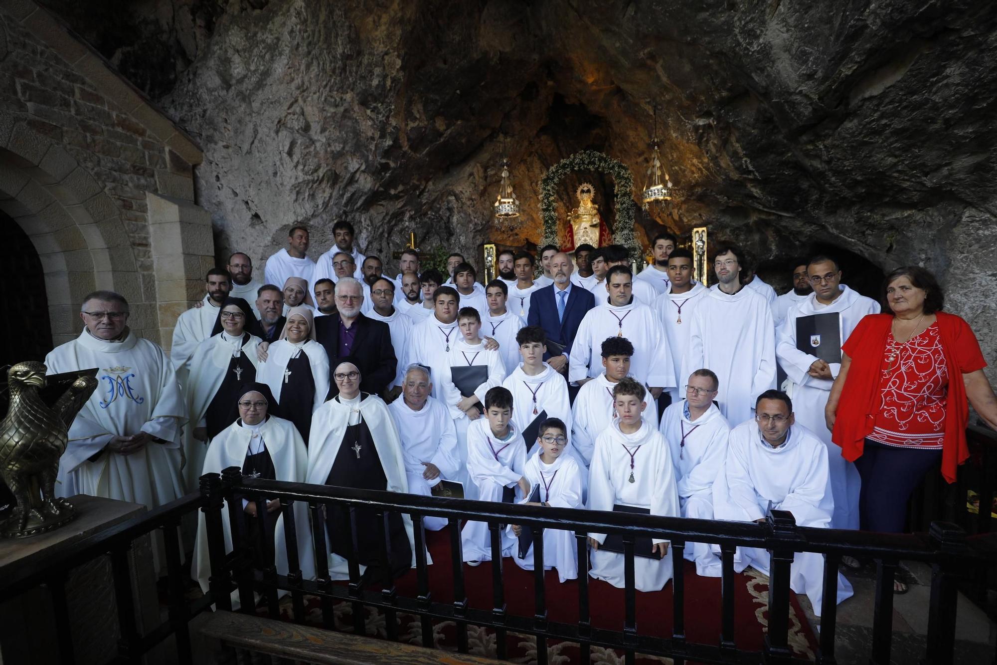 EN IMÁGENES: Celebración religiosa del Día de Asturias en Covadonga